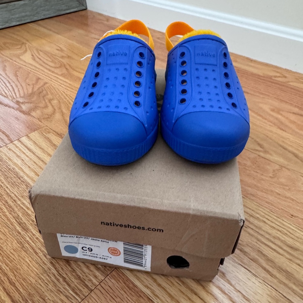 Jefferson cozy slip-ons blue with orange! C9 (size 9 toddler) Native